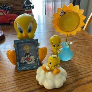 Warner Brothers-Tweety Bird 2 Picture Frames and Jar Candle Topper.